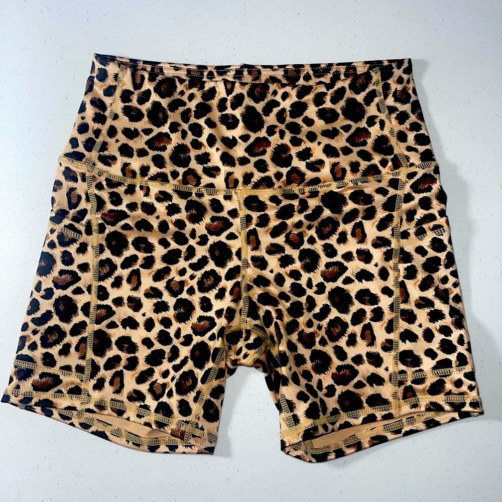 Leopard yoga shorts